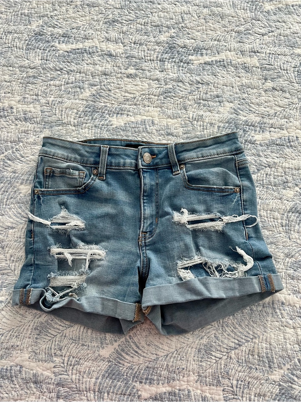 Aeropostale Light Blue Distressed Denim Shorts High rise Size 6